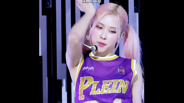 ROSE DANCING, BOOBS. BLACKPINK