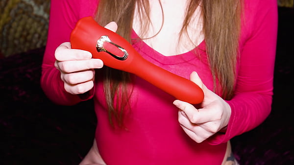 GamerGirlRoxy Using HoneyKissMe's Eva, biting mouth and g-spot vibrator.