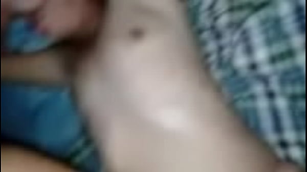 Fucking a beautiful Thai girl's pussy until he cums inside her pussy hole.
