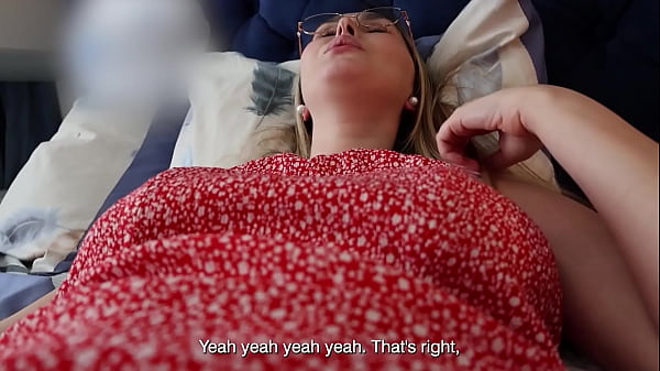 "My God,are you so brave!?"I plucked up the courage and touched my best friend's mom's pussy.