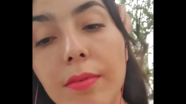 Adventure at the uber.... mimi gets horny strolling down the street asks for an uber and does td with him. bolivianamimi