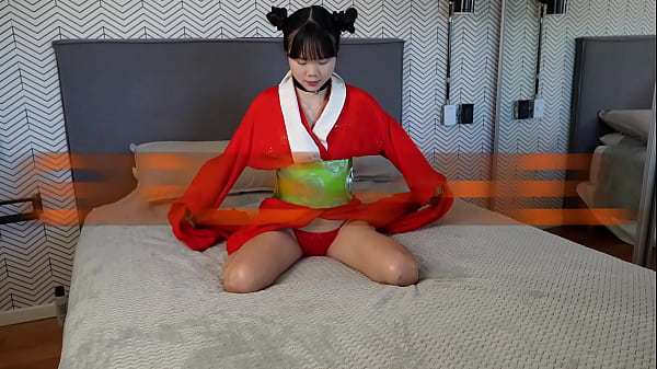 Beautiful Japanese model gets fingered - multiple orgasms