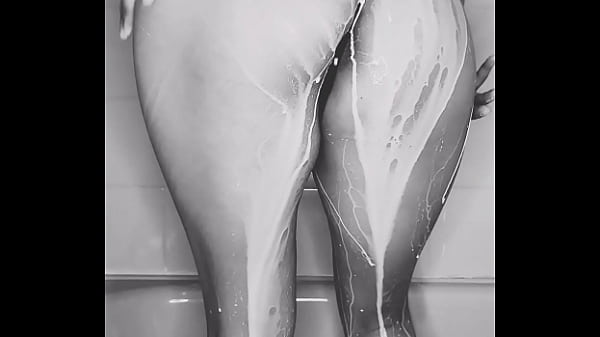 THE BRUNETTE CHANGED A COCK FOR A BIG DILDO AND SWALLOWS IT ALL