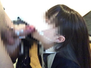 【※即削除注意※】 18歳のハメ撮り動画 放課後そのまま生ハメ中出し！教科書の上でぷしゃぷしゃ潮吹き★最後は スカートを捲り上げ制服姿のまま生中出し