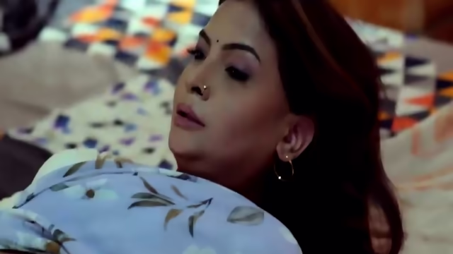 bhabi ki tight chut ki seal todi bhabi ko banai ghodi