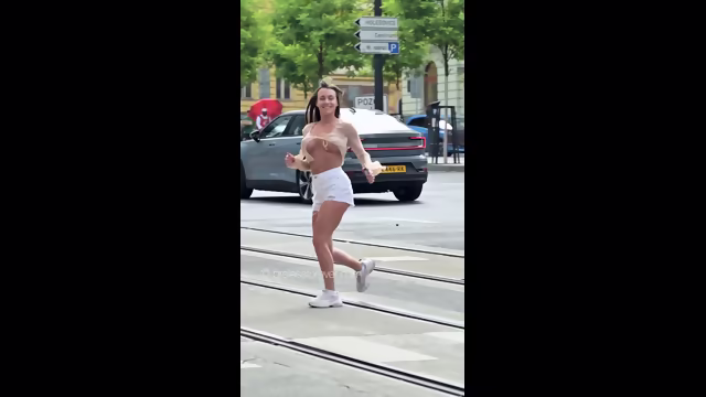 BralessForever - Big bouncy tits in public