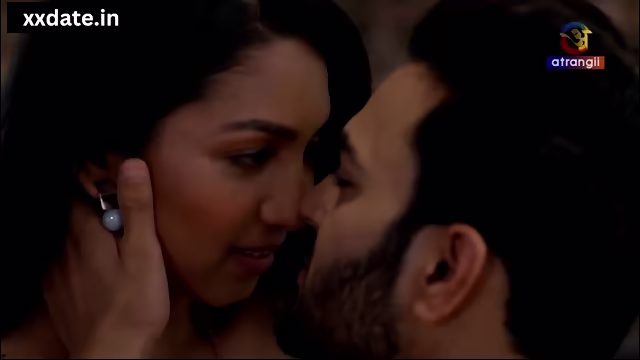 GIRLFRIEND KE SATH USKI MUMMY KE SAMNE CHUDAI