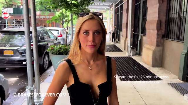 Bralessforever - Stripping naked and flashing in the street