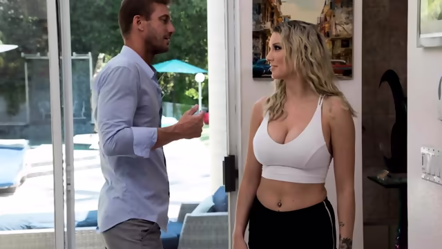 Kenzie Taylor - She Can't Go Home