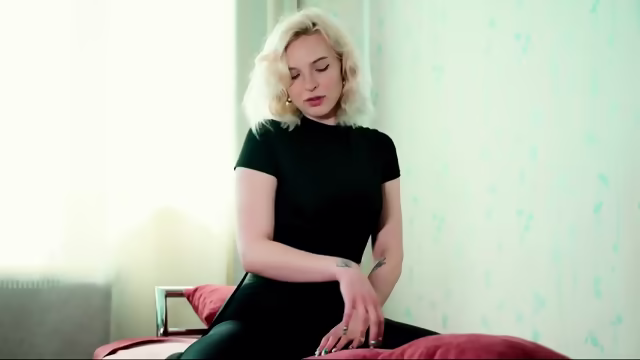 gently girlfriend licks your ears intense mouth sounds with elsa 3dio