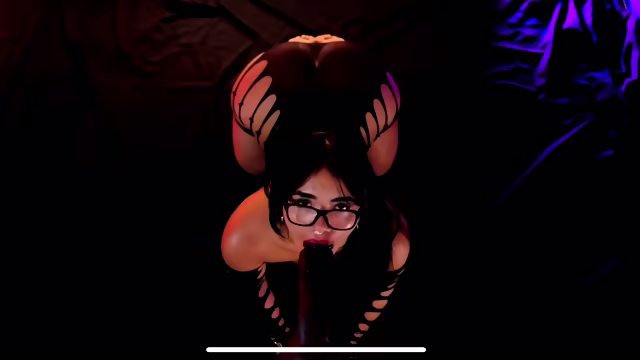 Twerking blowjob on bbc dildo