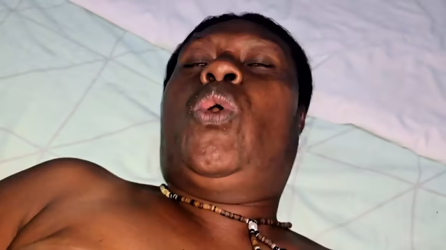 PNG pamuk MILF sucking dick and riding