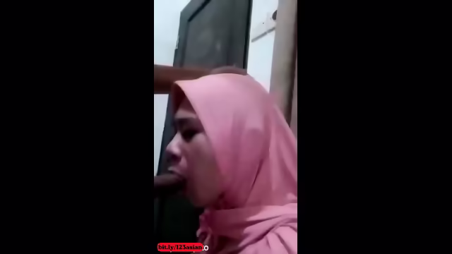 BJ Assistant Hijab Until It Comes Out of the Mouth