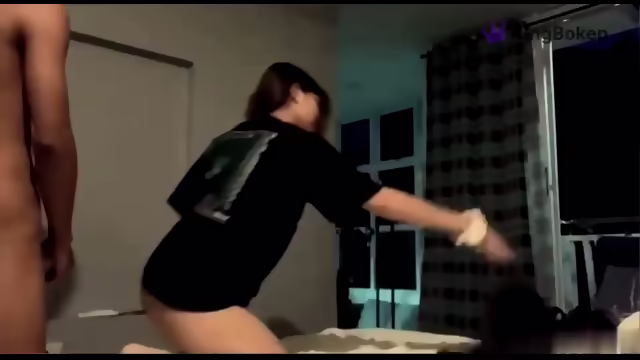 Cute Pinay girl fucked doggystyle in their sextape