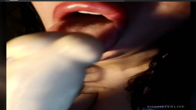 Stripchat model suck dildo