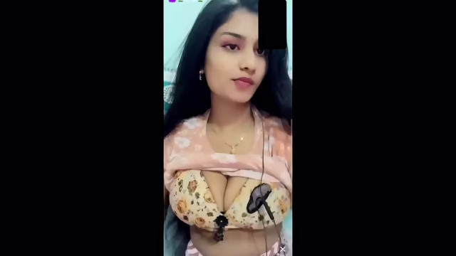 Bengali girl big boobs aur pussy dikhati hai xxx cam show par