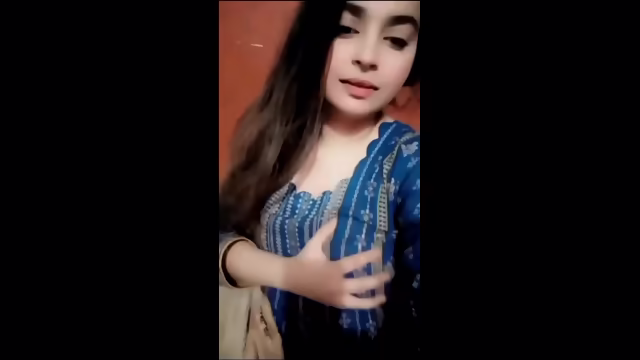 Viral MMS: Horny Maal Biting Lips & Showing Boobs
