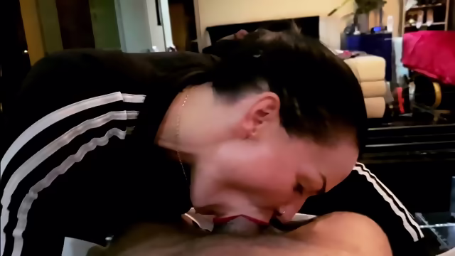 Deep Throat: Spermaschluckendes Abenteuer Einer Deutschen MILF