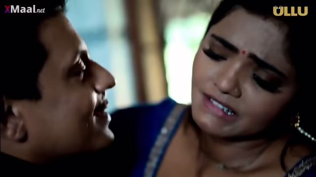 Thakur ne sharma ke sexy biwi ki panti utarkar jabardast gand mara.  Ullu Indian web series. Aah se Aaha tak episode 2.