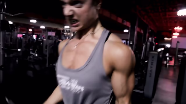 FBB Annie Lemay - Gym freak