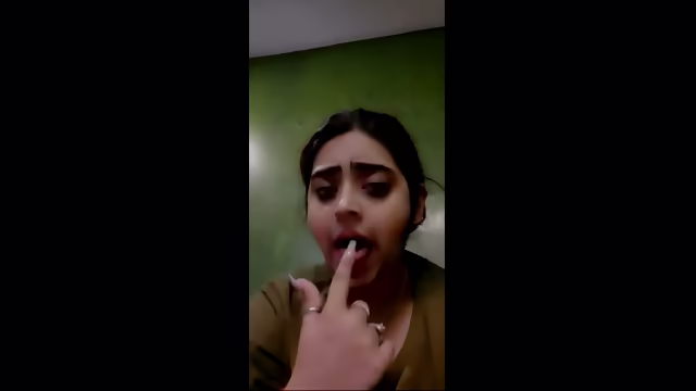 Beautiful Horny Chubby Punjabi Tanker Showing Fingering 🍆