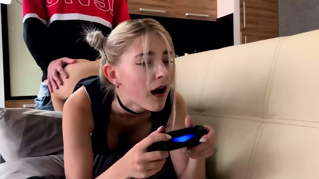 Skinny Blonde Stepsister Creampied While Gaming