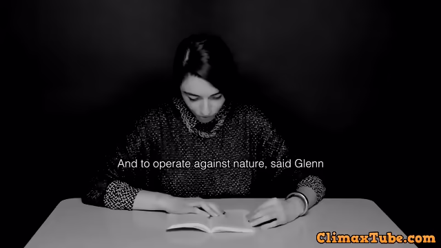 Woman Has Orgasm While Reading Book- Fette