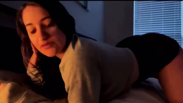 Brampton girl rubbing pussy
